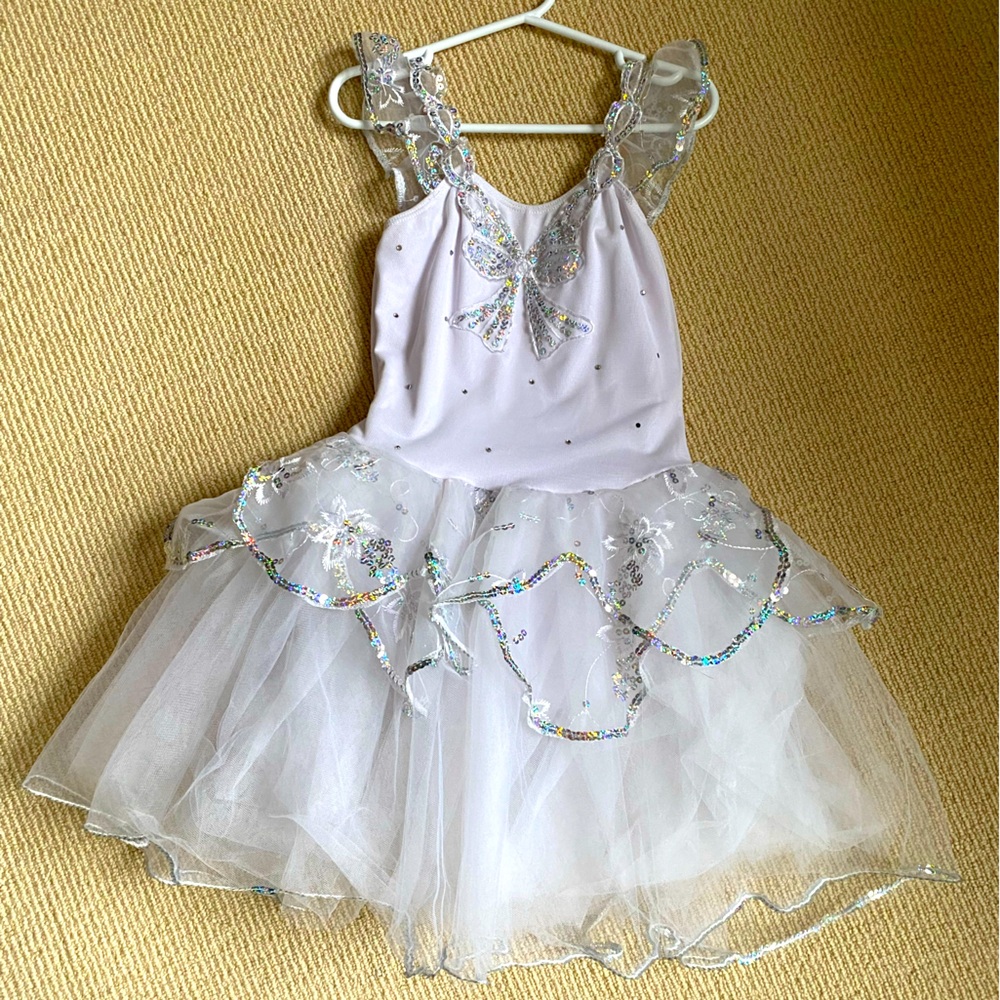 Dance costume. Child Medium.